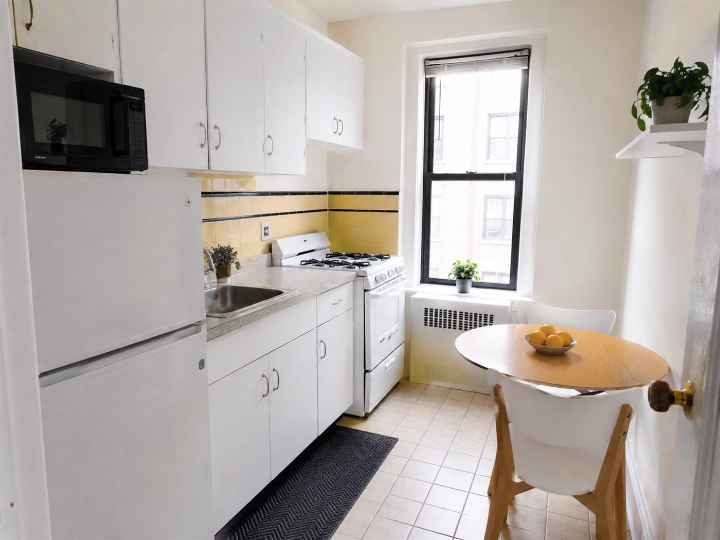Sunlit 1-Bedroom near Main St 3